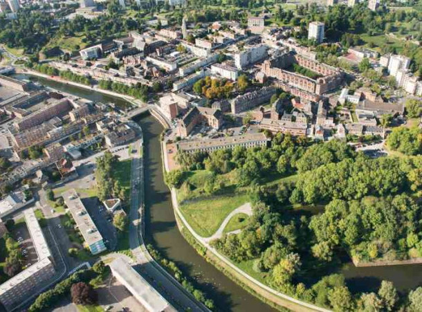 L'histoire de Maubeuge est riche et remonte à l'Antiquité. Voici un aperçu de son évolution au fil des siècles :